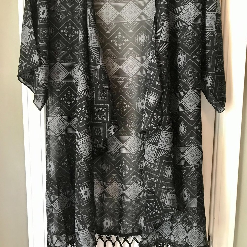 LuLaRoe Monroe Cover - NWT
